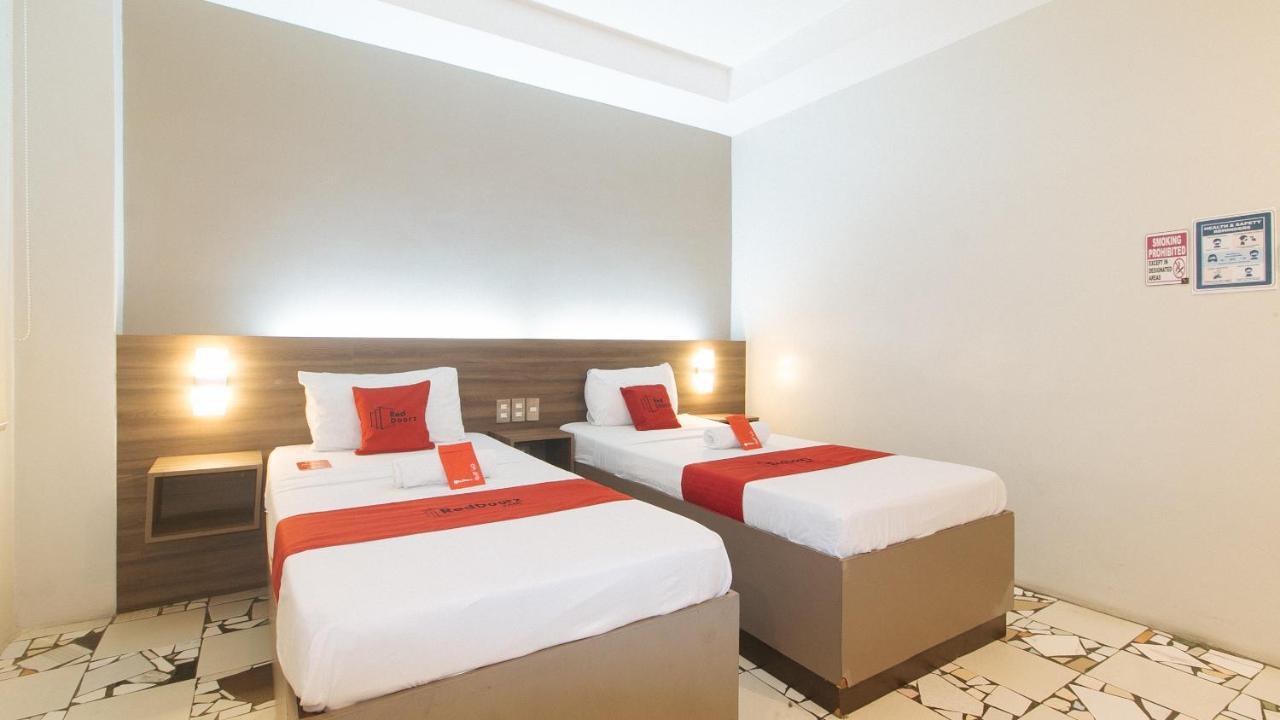Reddoorz At V Plaza Hotel Manila Eksteriør billede